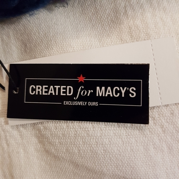 BCBGeneration women's hat big red Pom pom Macy's Exclusive - Picture 3 of 7